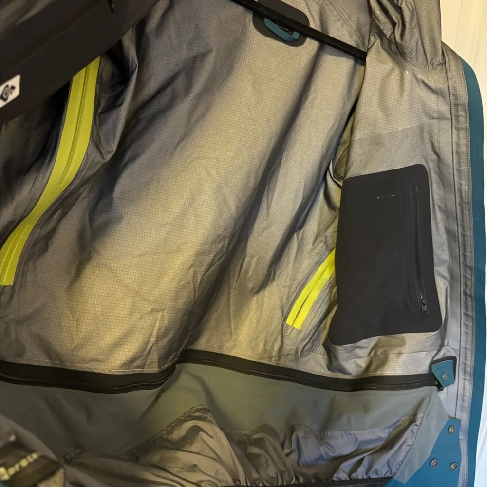 Phonix Ski Shell Jacket - Picture 9 of 9